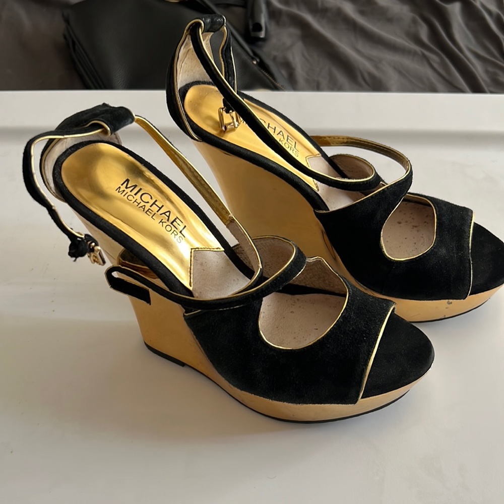 Michael Kors Gold and Black Suede Heels Size 6